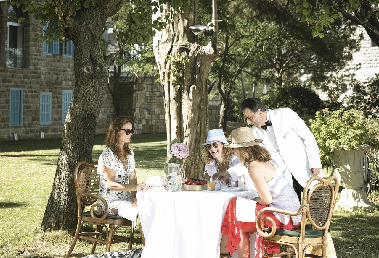 Hotel Al Bustan Beit Mery Exterior foto